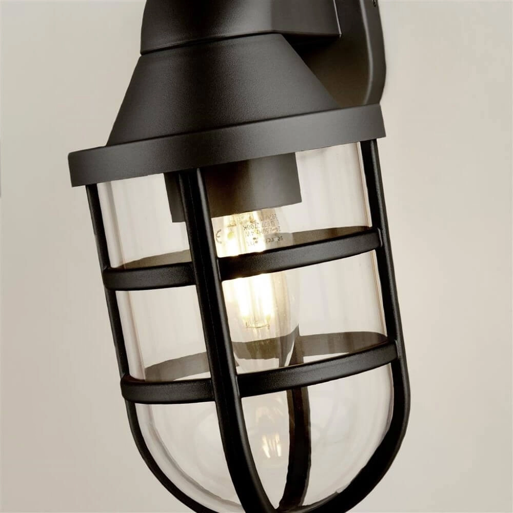 Zwarte buitenlamp Seaside voor kustgebieden Searchlight 5053423252773