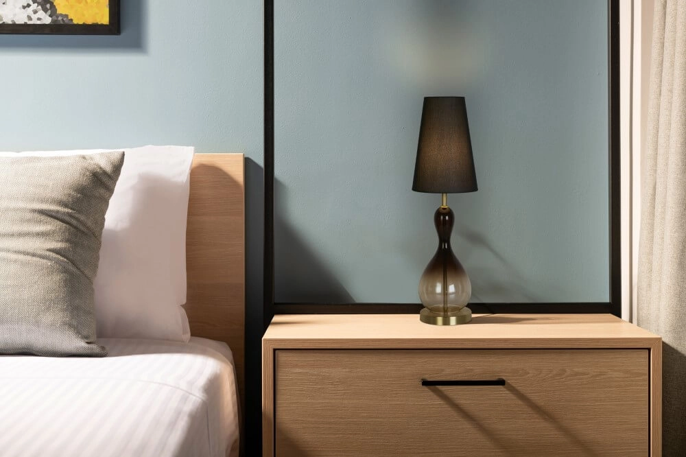 Zwarte tafellamp Marakesh met kap Searchlight 5053423267722