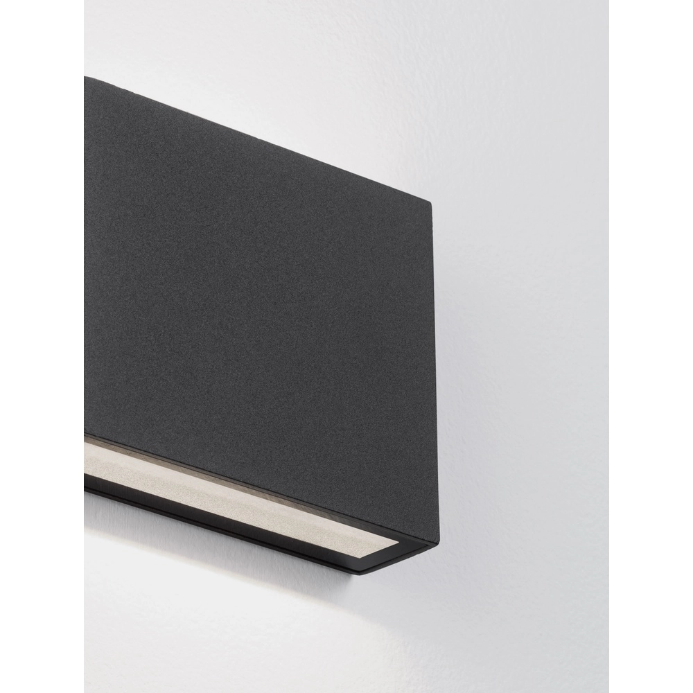 Strakke wandspot Tick up en downlighter zwart Lyora 5212017453631