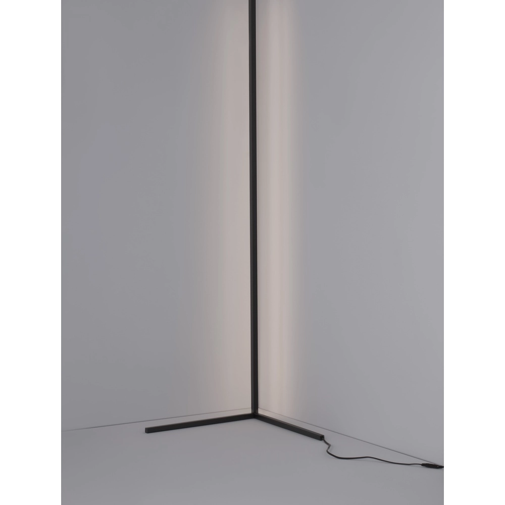 Vloerlamp V-Line zwart Lyora 5212017433404
