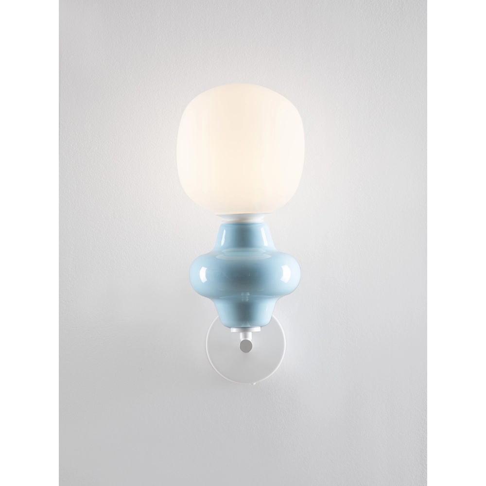 Wandlamp Clio blauw keramiek met wit glas Lyora 5212017461360