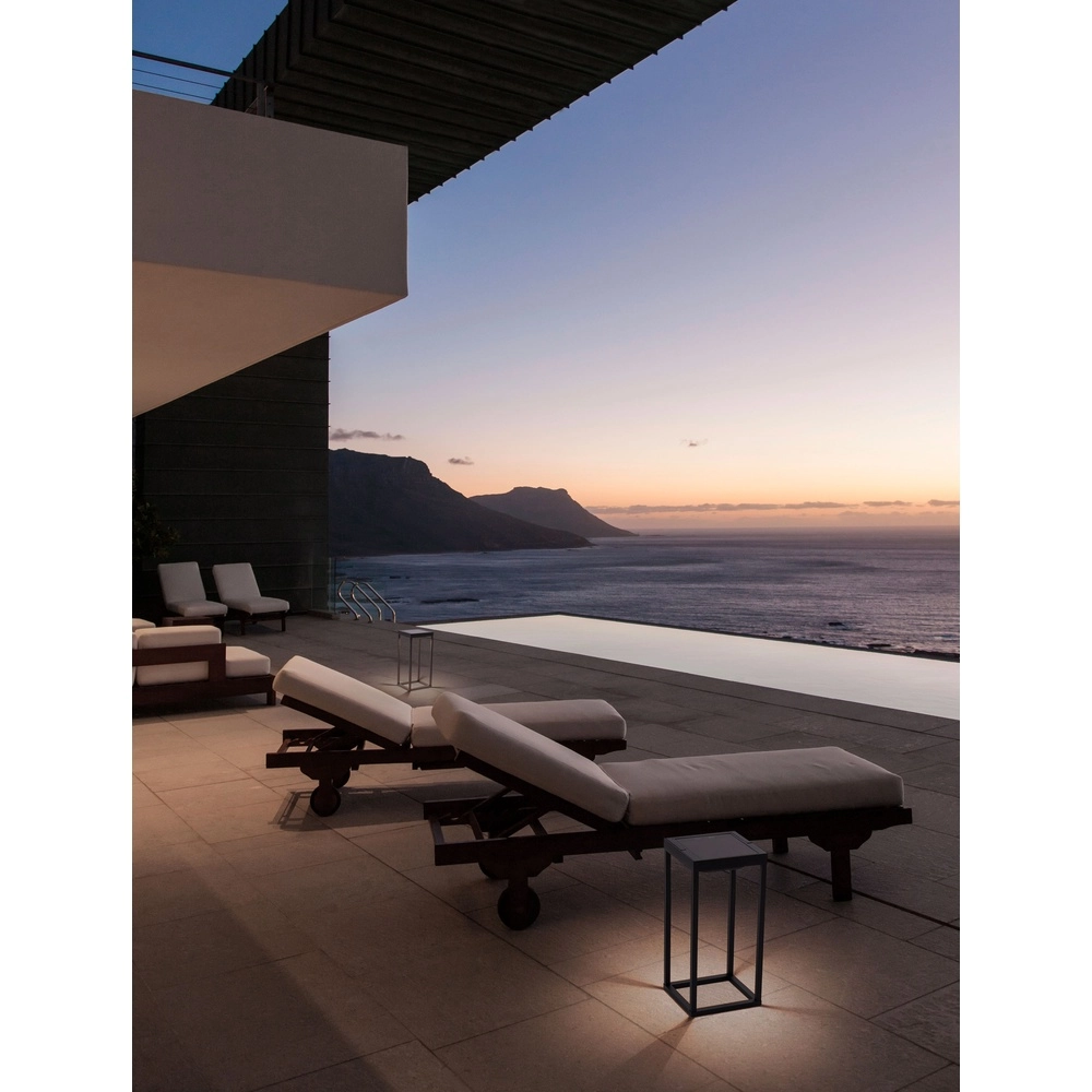 Strakke tafellamp Tegolo antraciet solar Lyora 5212017478832