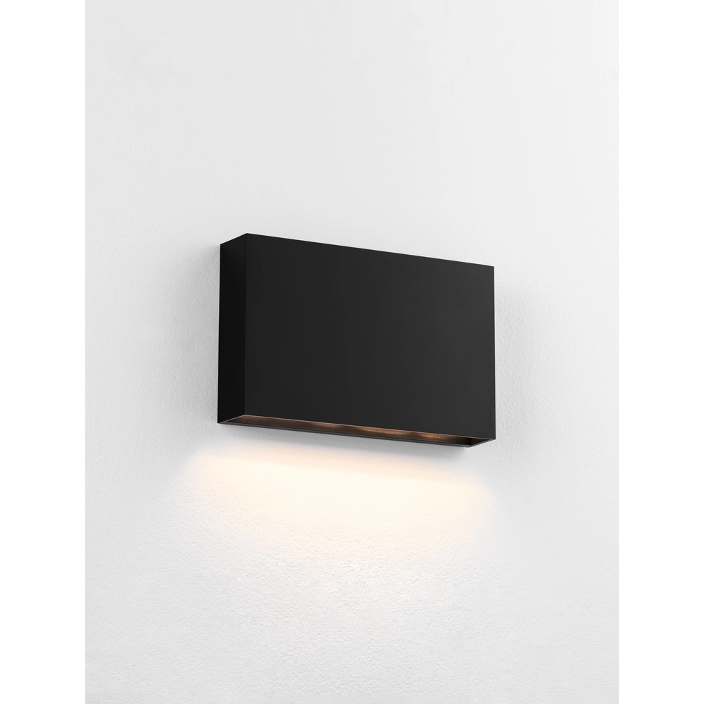 Strakke wandlamp Yoko down zwart Lyora 5212017453747