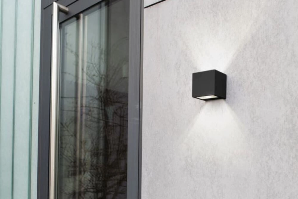 Strakke vierkante wandlamp Gemini zwart Lutec 6939412011141