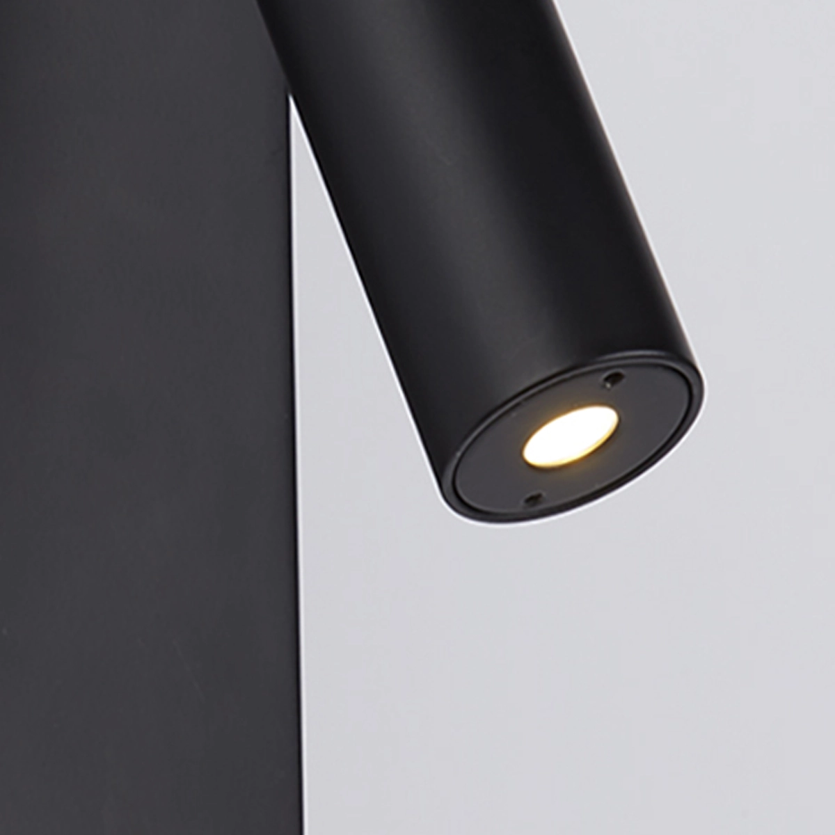 Bedlampje Victoria zwart met schakelaar Lyora 5053423308708