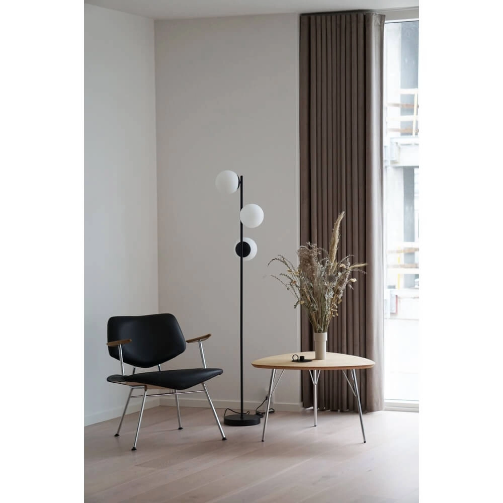 Vloerlamp Lilly 3-lichts zwart met witte bol Nordlux 5701581459182