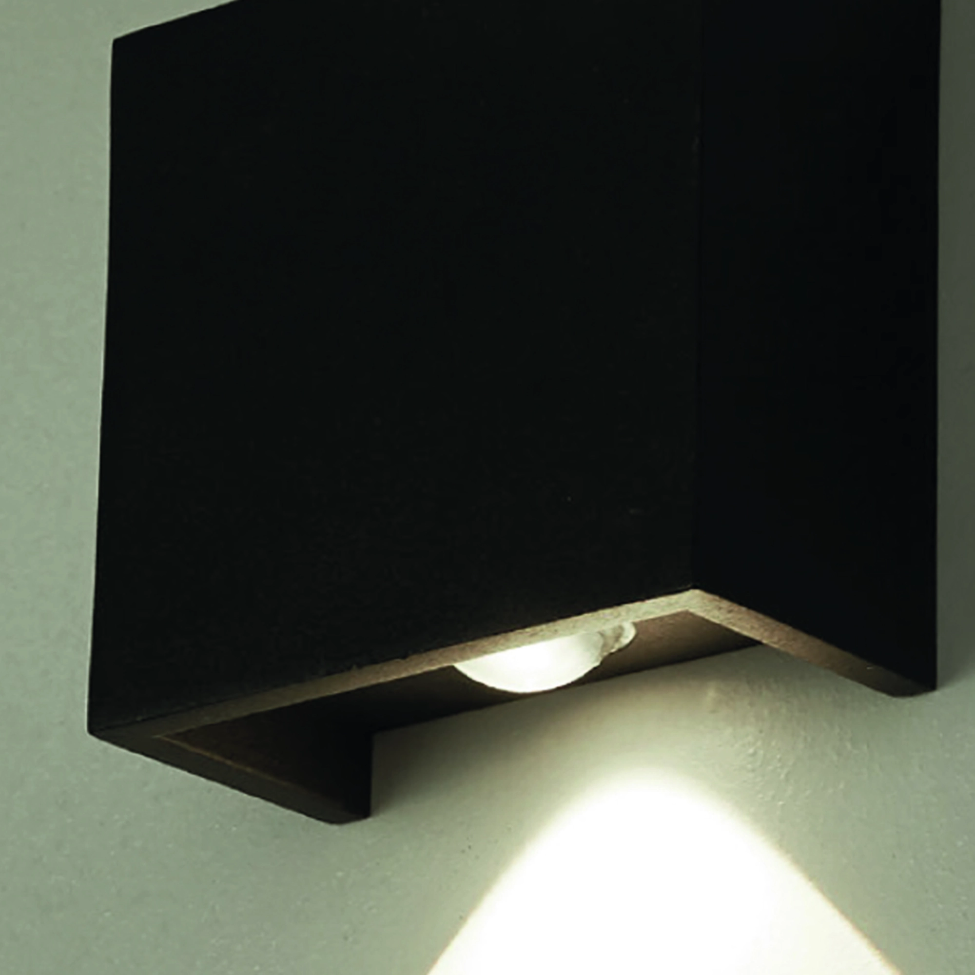 Design wandlamp Sloane zwart Lyora 5053423317380