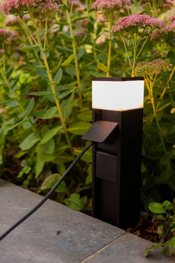 Padverlichting Mains met 2 stopcontacten Lutec 6939412070544