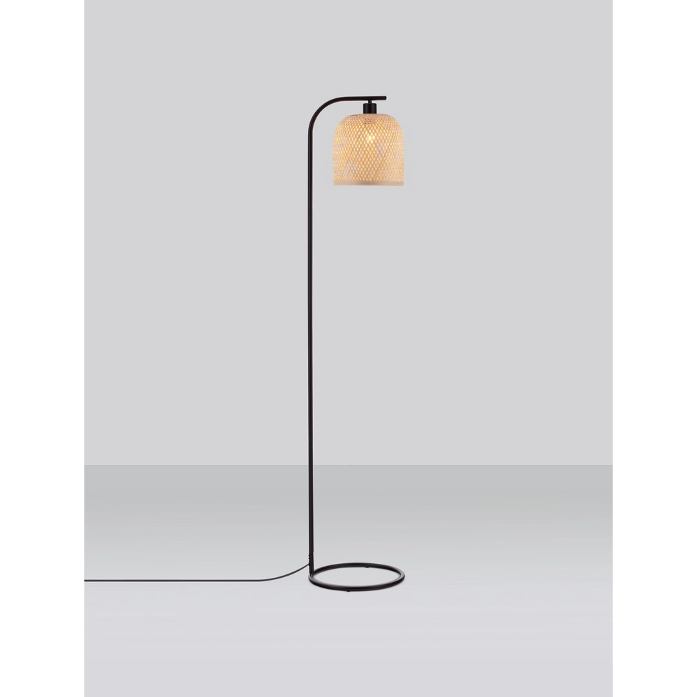 Vloerlamp Intra zwart met bamboe kapje Vloerlamp Intra zwart met bamboe kapje