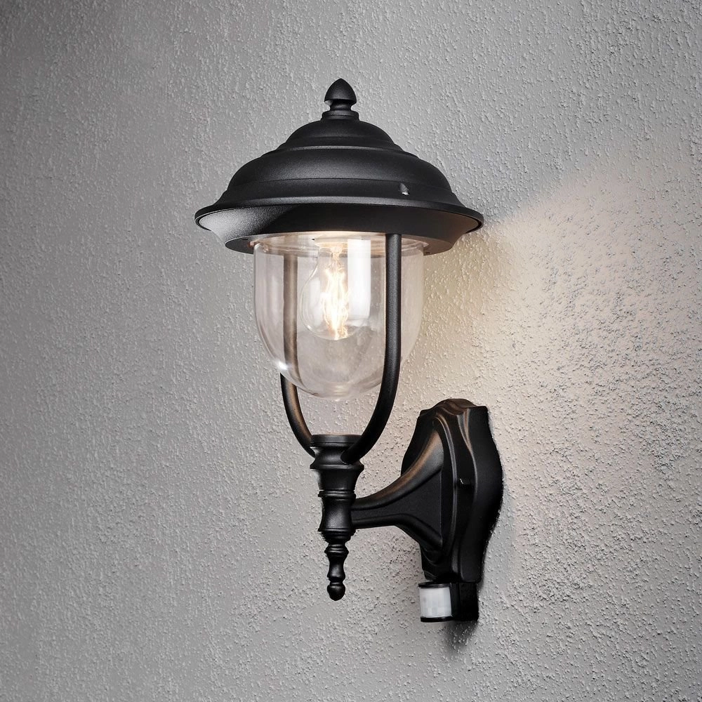 Klassieke muurlamp Parma zwart met bewegingsmelder KonstSmide 7318307235753