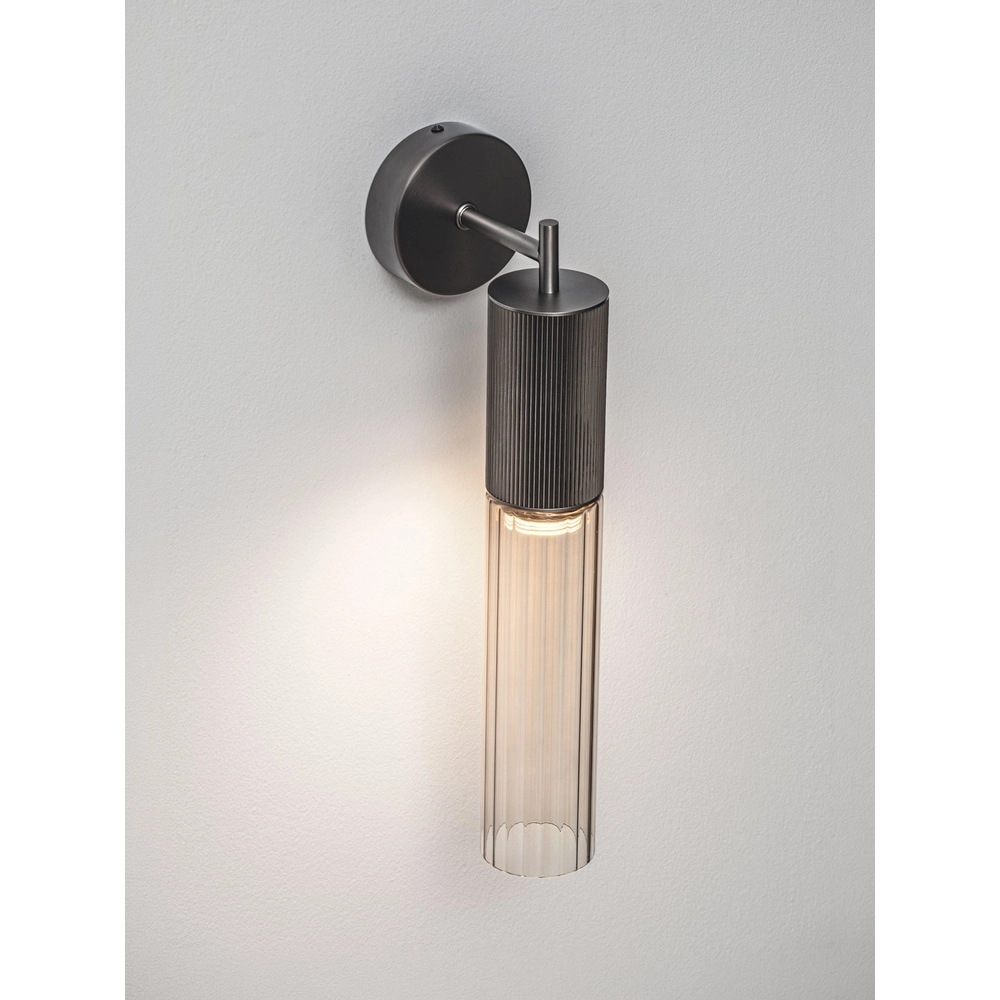 Design wandlamp Brielle antraciet met mokka glas Lyora 5212017495440