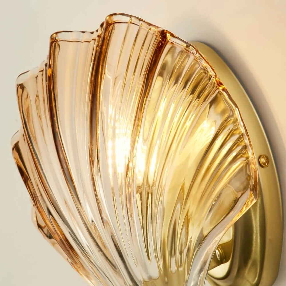 Wandlamp Shell met amber glas Searchlight 5053423271118