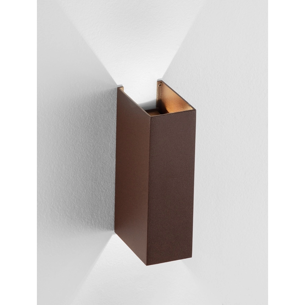 Strakke wandspot Orion roestbruin Lyora 5212017470478