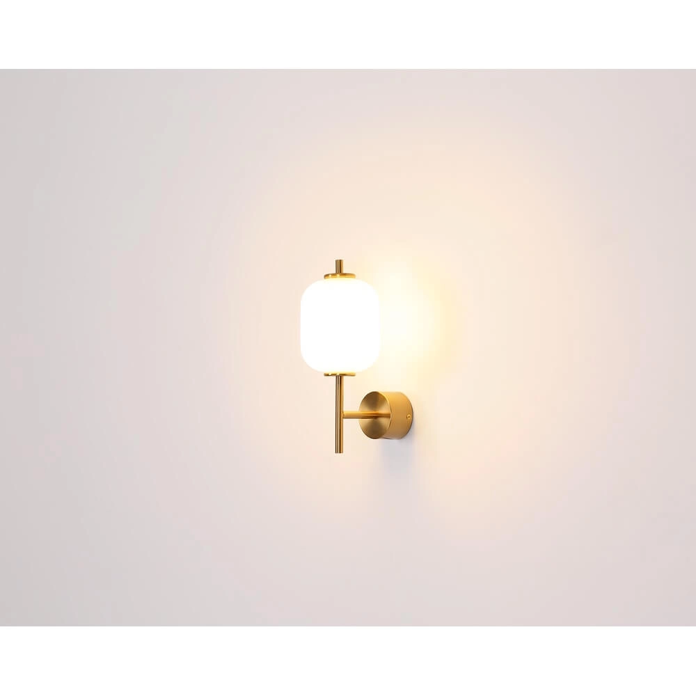 Gouden wandlamp Ewald wit glas Globo 9007371455584