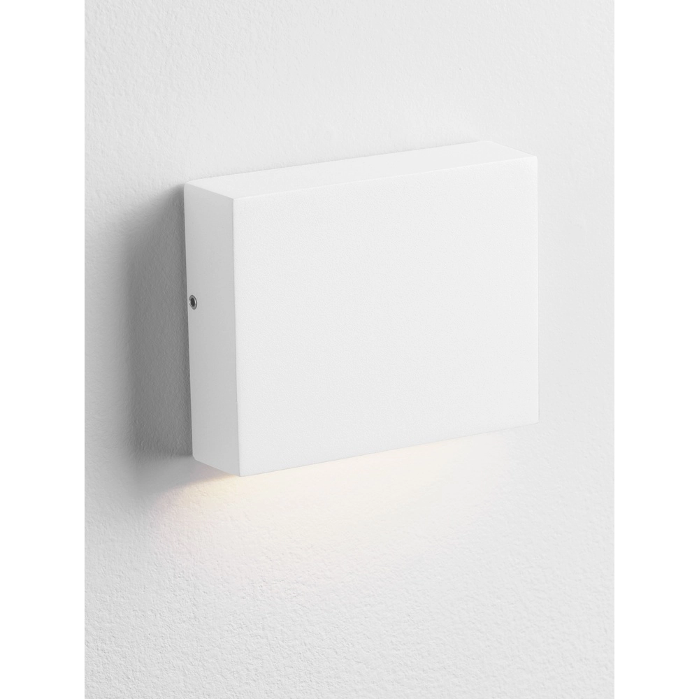 Strakke wandspot Tick downlighter wit Lyora 5212017453624