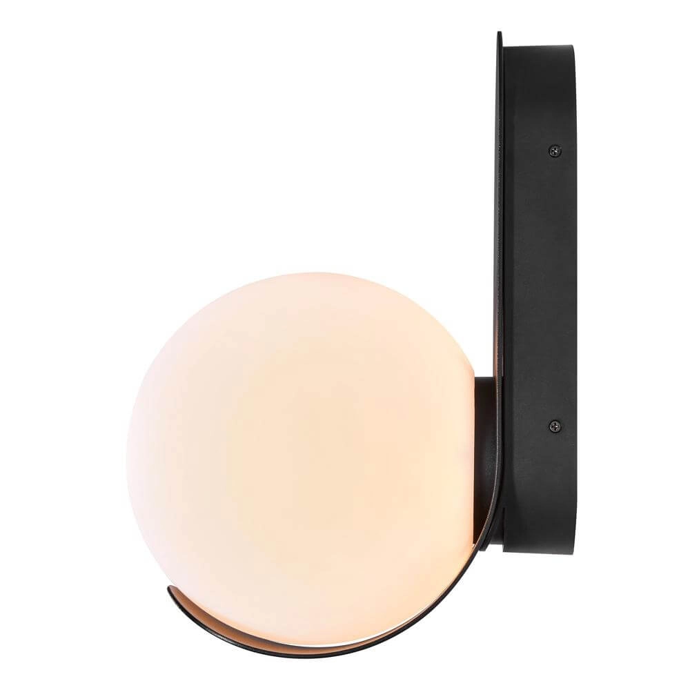 Design buitenlamp Dalius zwart met witte bol Nordlux 5704924017667