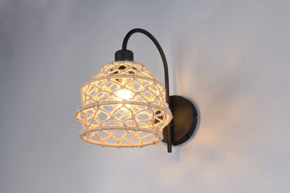 Rotan wandlamp Hive met zwart Trio 4017807637212