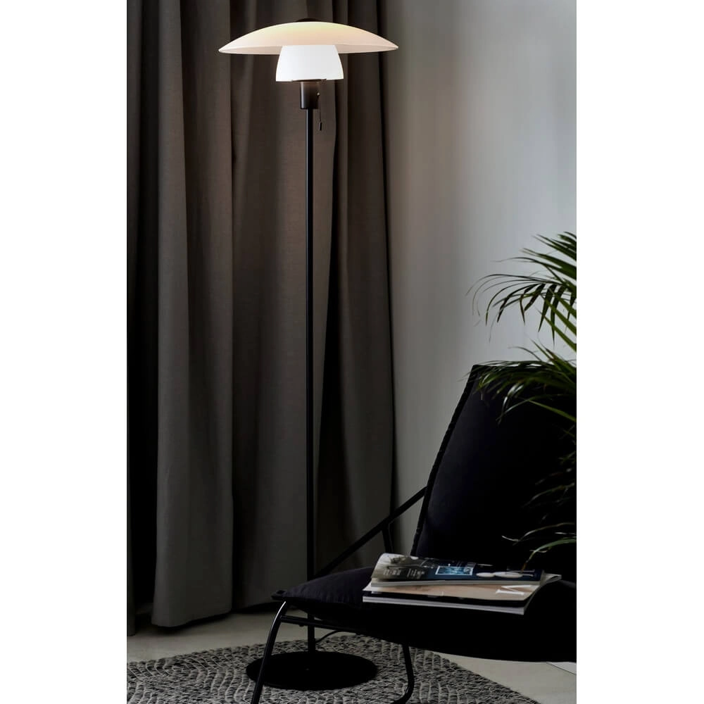 Moderne vloerlamp Verona zwart met wit Nordlux 5704924001659