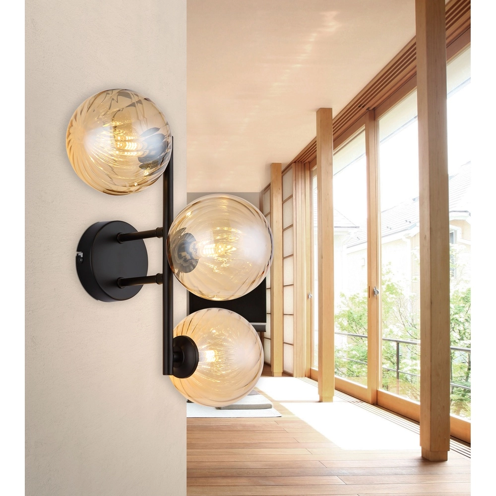 Zwarte wandlamp Conor met amber glas Globo 9007371515189
