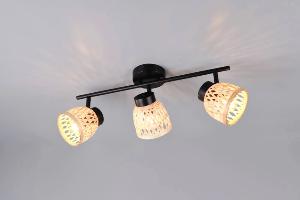 3-lichts plafondlamp Laurent met crème kapjes Trio 4017807637564