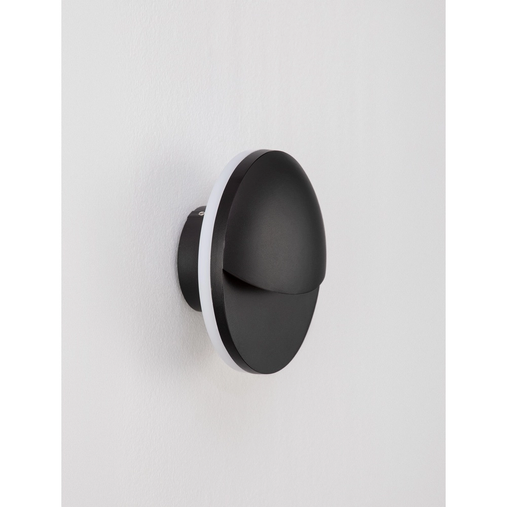 Strakke wandlamp Pan antraciet Lyora 5212017470447