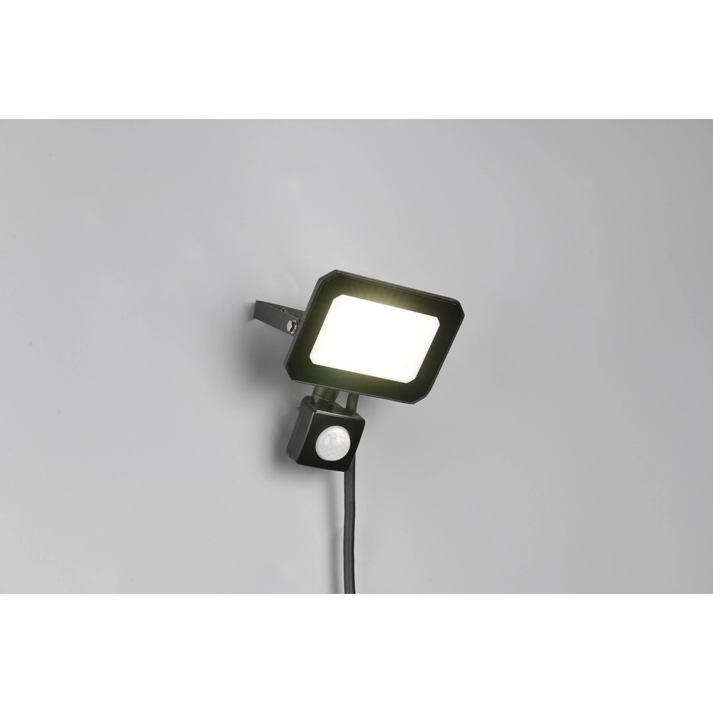 Wandlamp Funchal zwart 20W met sensor Trio 4017807648089