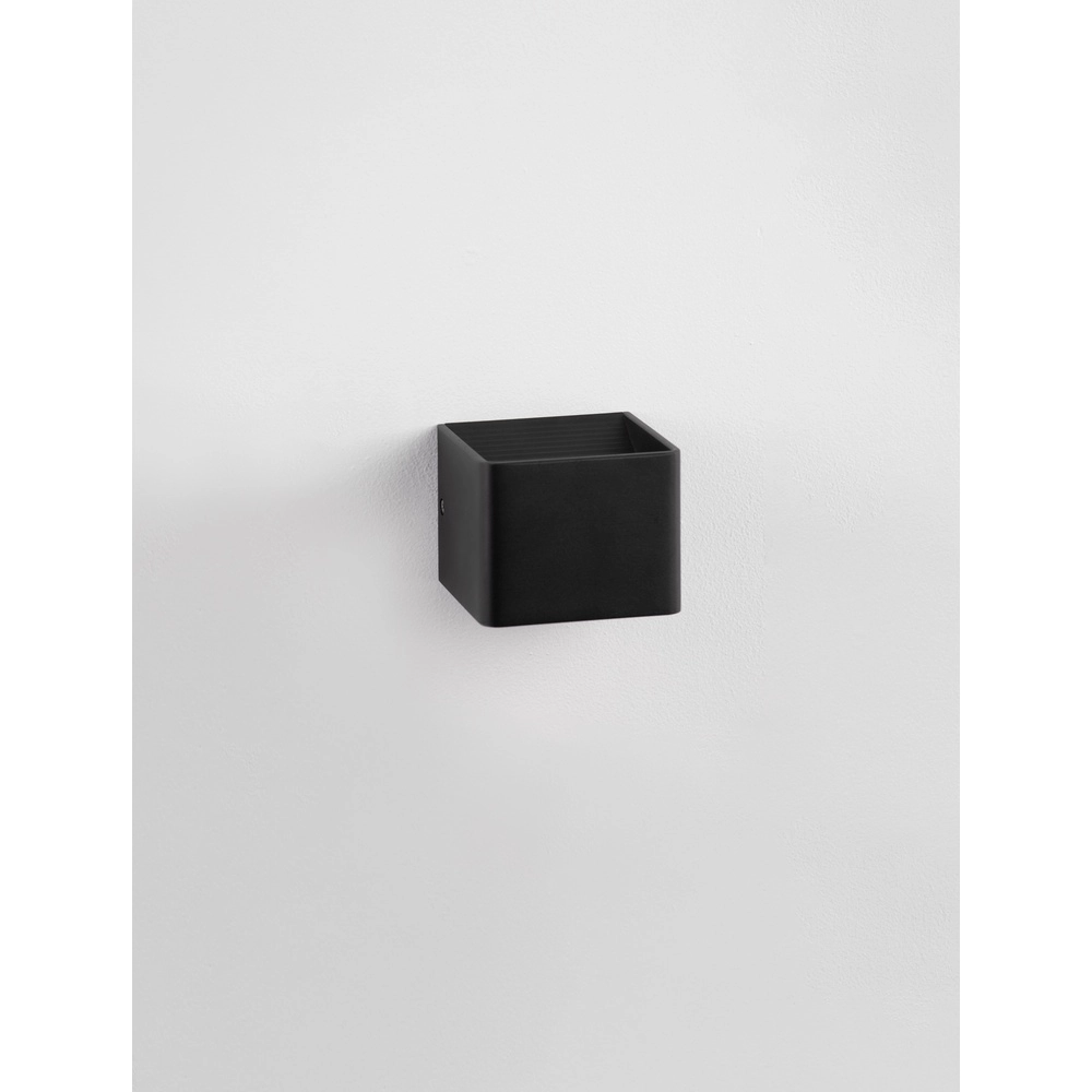 Wandspot Epic vierkant zwart Lyora 5212017444325