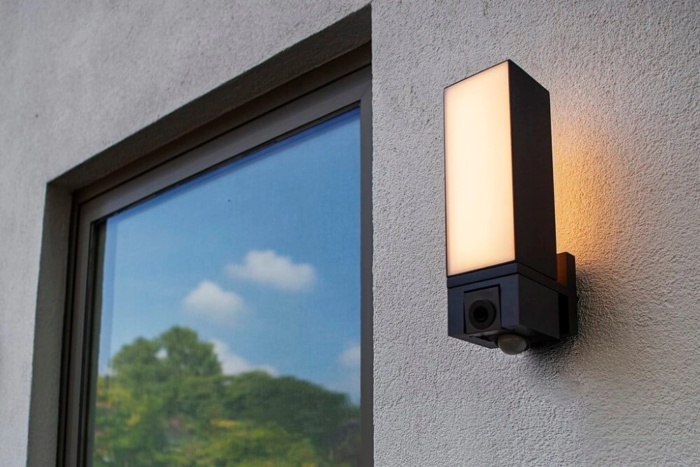 Wandlamp Cuba antraciet met camera Lutec 6939412013671