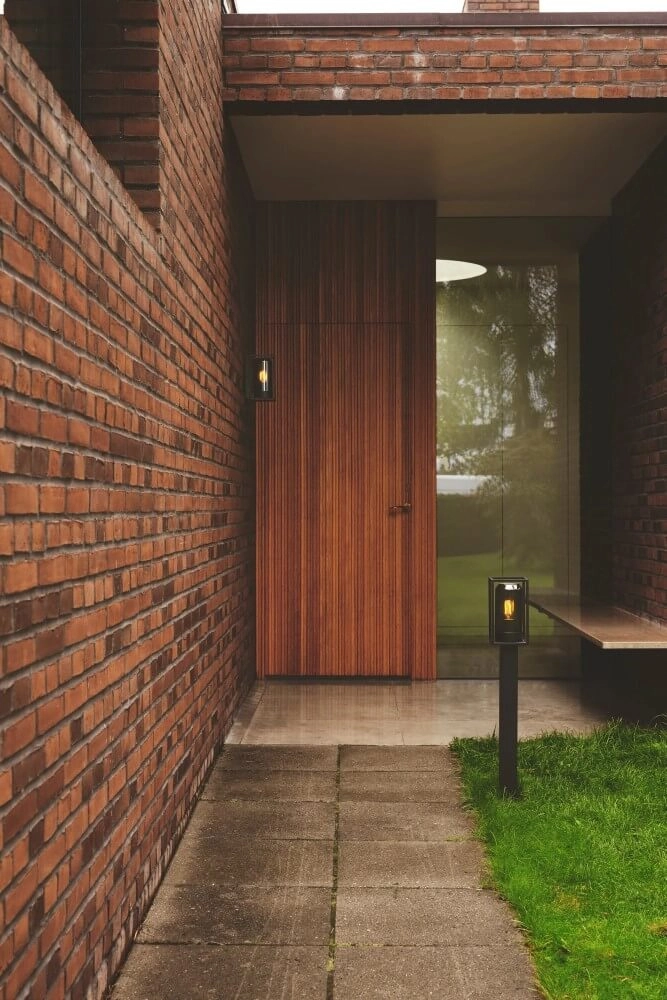 Zwarte lantaarn Griffin met smoke venster Nordlux 5704924010828