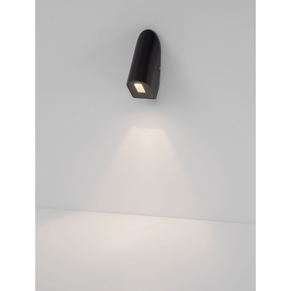 Strakke wandlamp Soren zwart