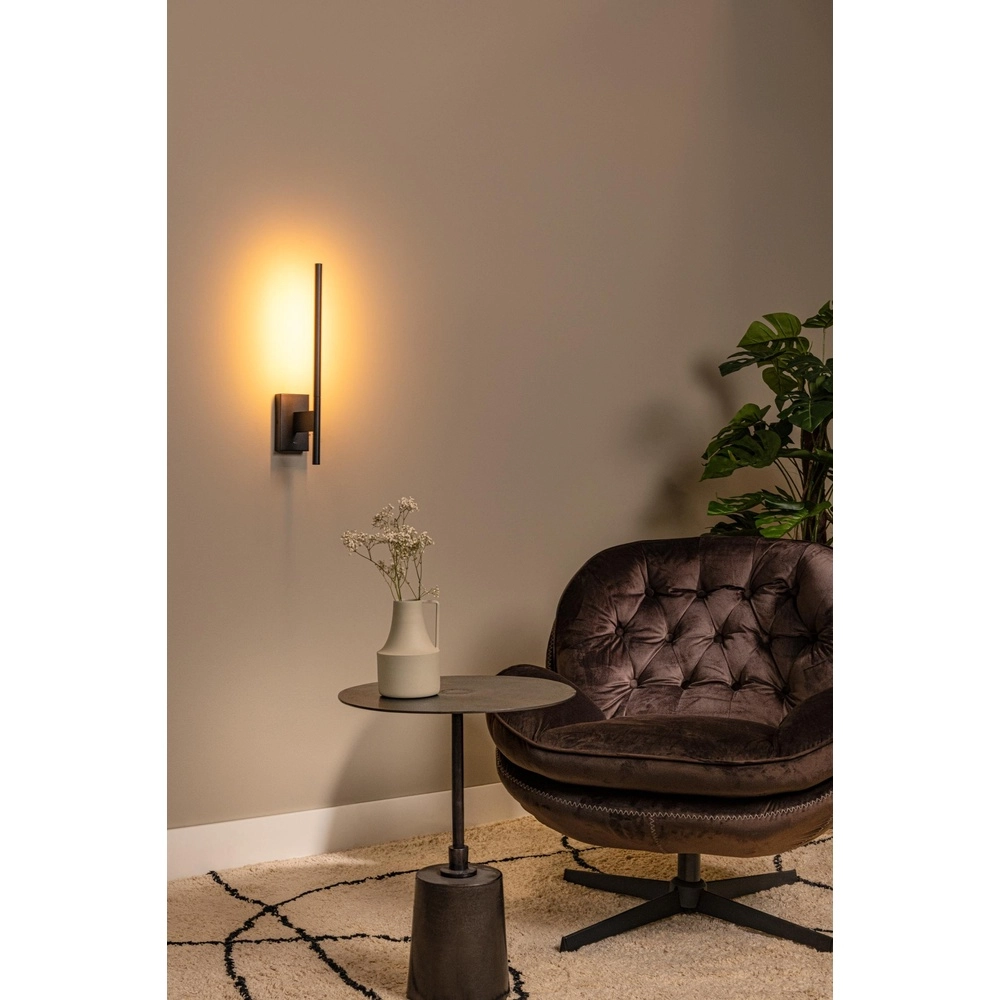 Design wandlamp Finan met USB oplaadpunt zwart Lucide 5411212680013