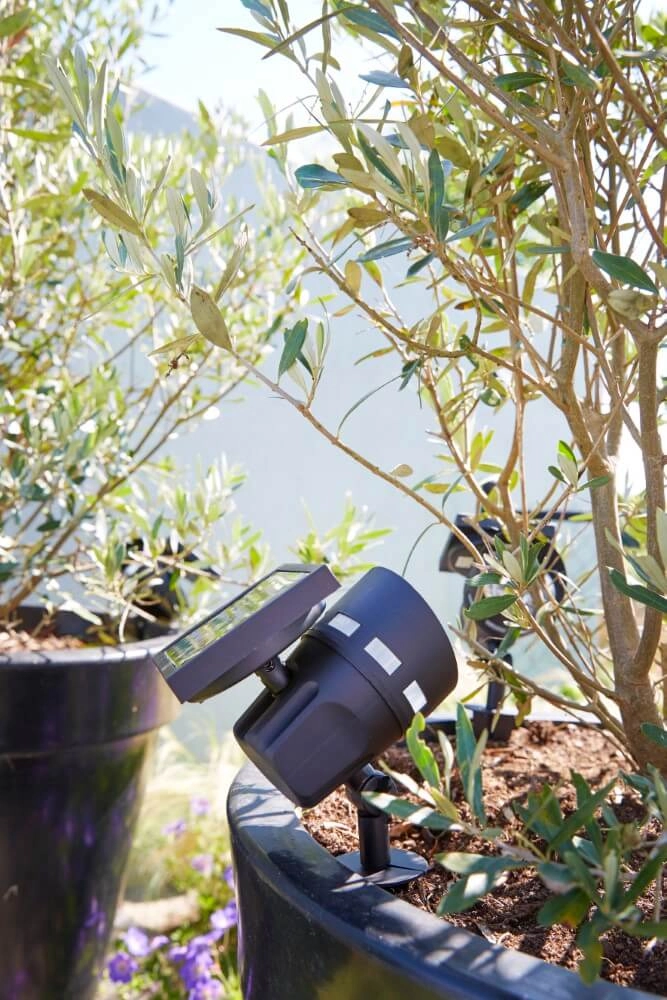 Prikspot Montana Hybride Solar Luxform 8719099220498