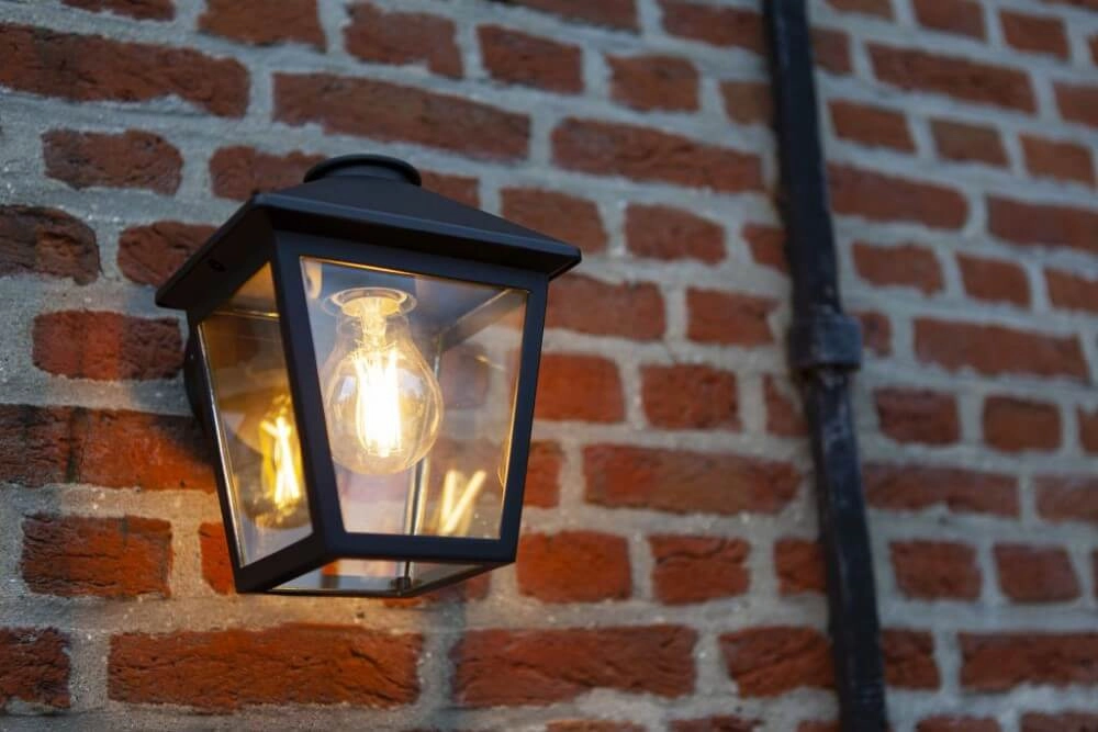 Leuke wandlamp Zago zwart Lutec 6939412014074