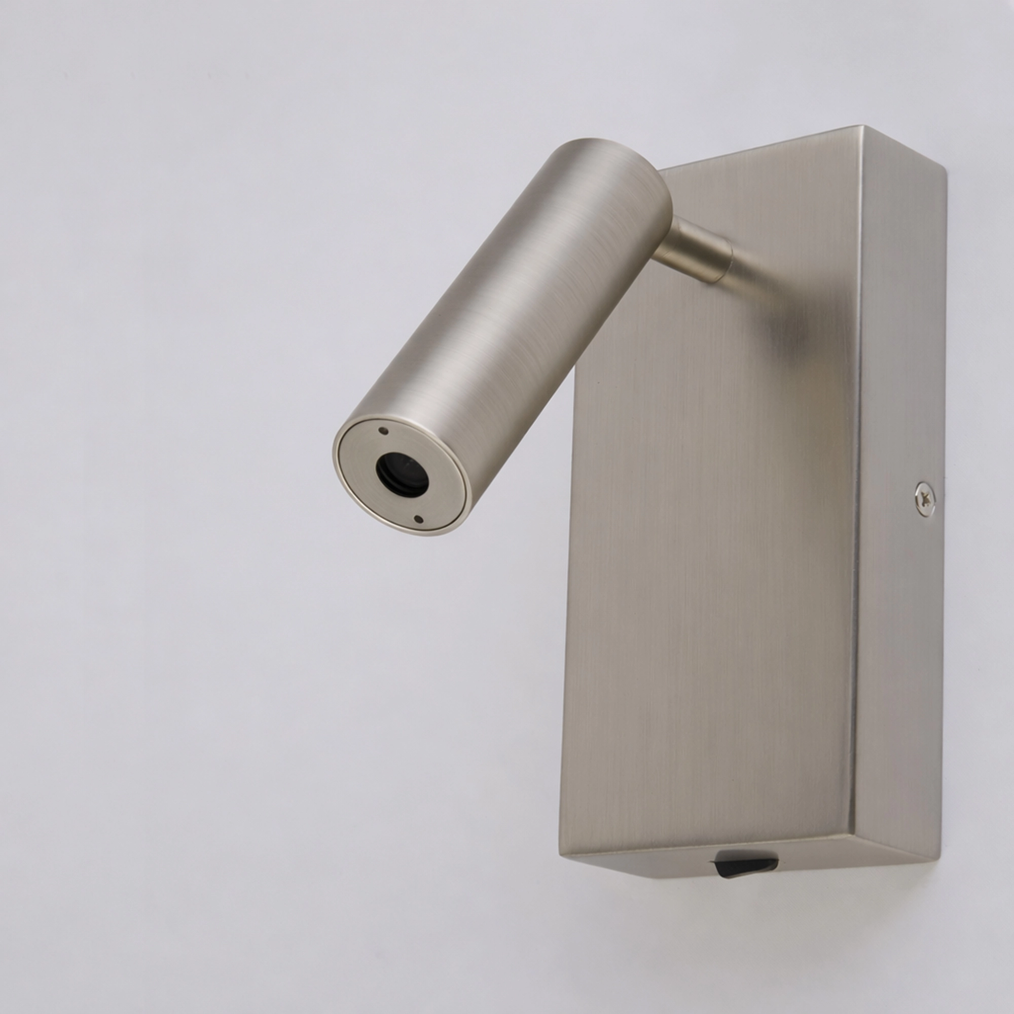 Bedlampje Victoria nikkel met schakelaar Lyora 5053423308722