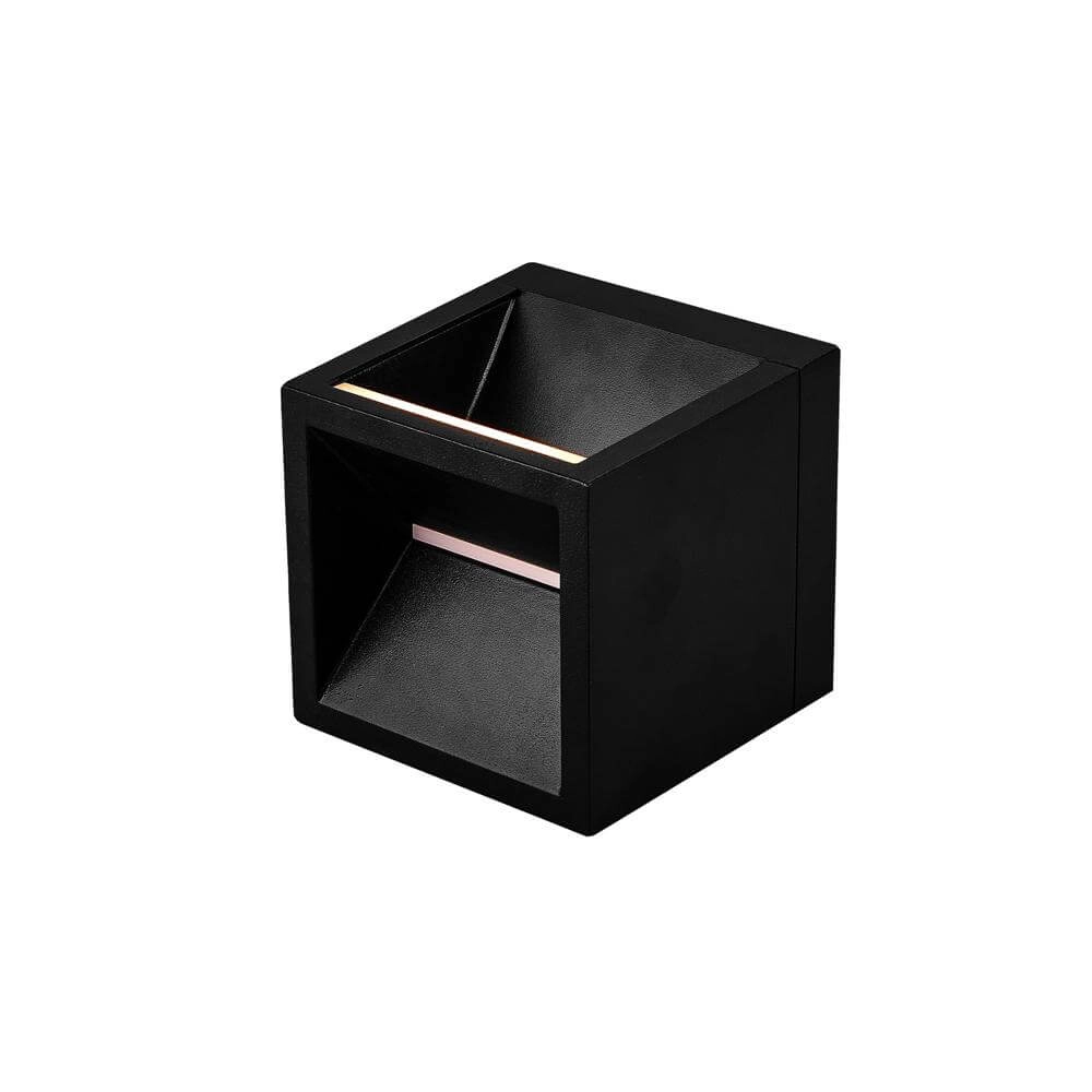 Vierkante wandlamp Rivo zwart