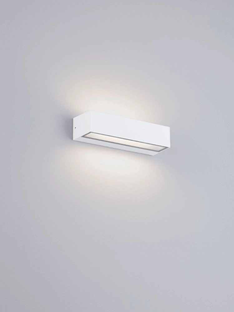 Strakke wandlamp Lane wit 22cm - 21W Lyora 5212017496775