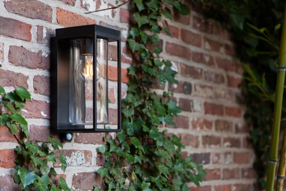 Wandlamp Flair zwart solar Lutec 6939412013886