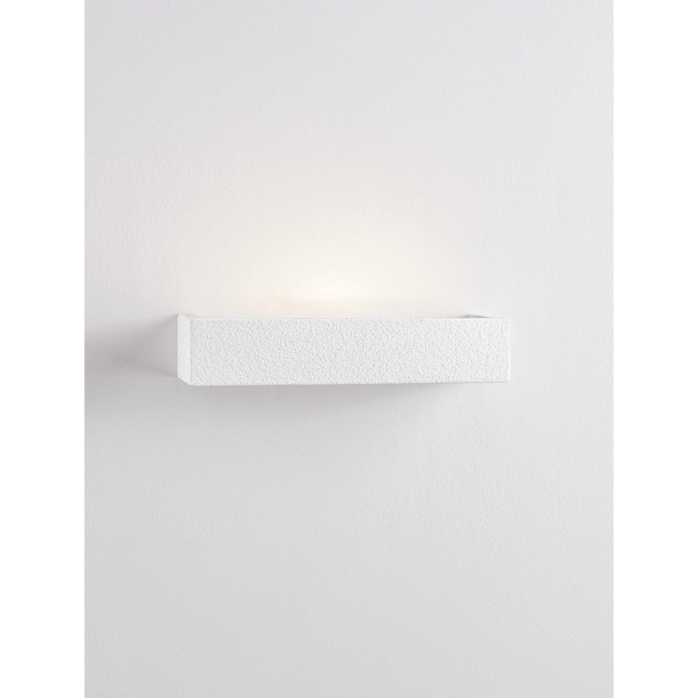 Strakke wandlamp Lita wit Lyora 5212017479310