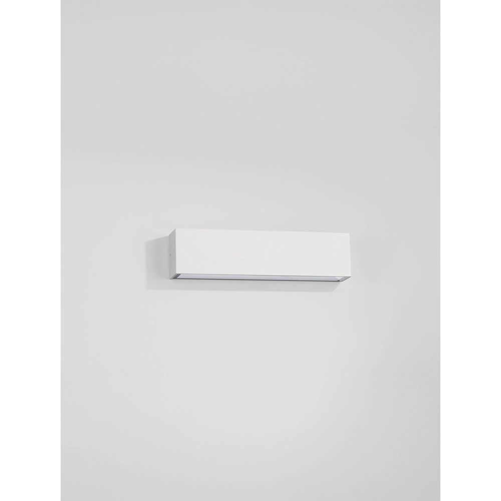 Strakke wandlamp Allure wit 26cm Lyora 5212017479099