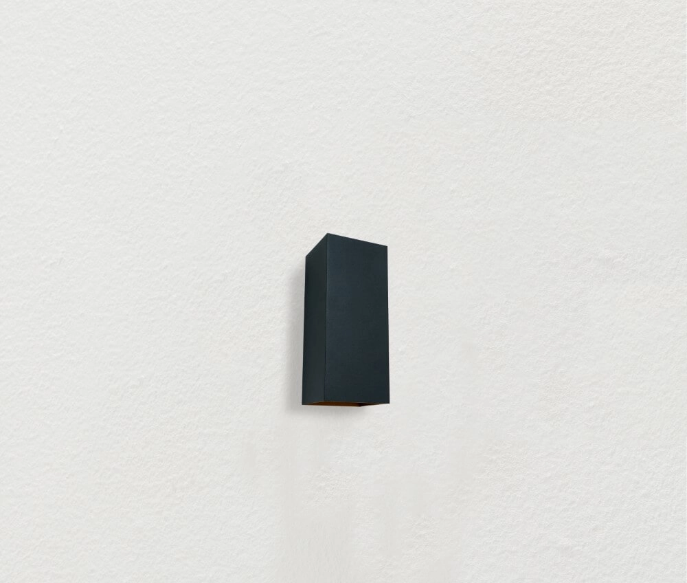 Strakke wandlamp Dante XL zwart met goud Artdelight 8719831731497