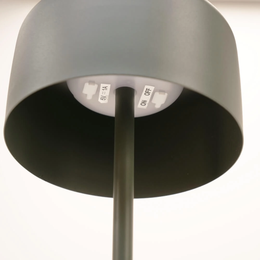 Strakke tafellamp Roccanova solar groen met usb Eglo 9008606355051