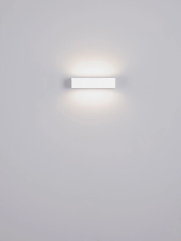 Strakke wandlamp Lane wit 22cm - 21W Lyora 5212017496775