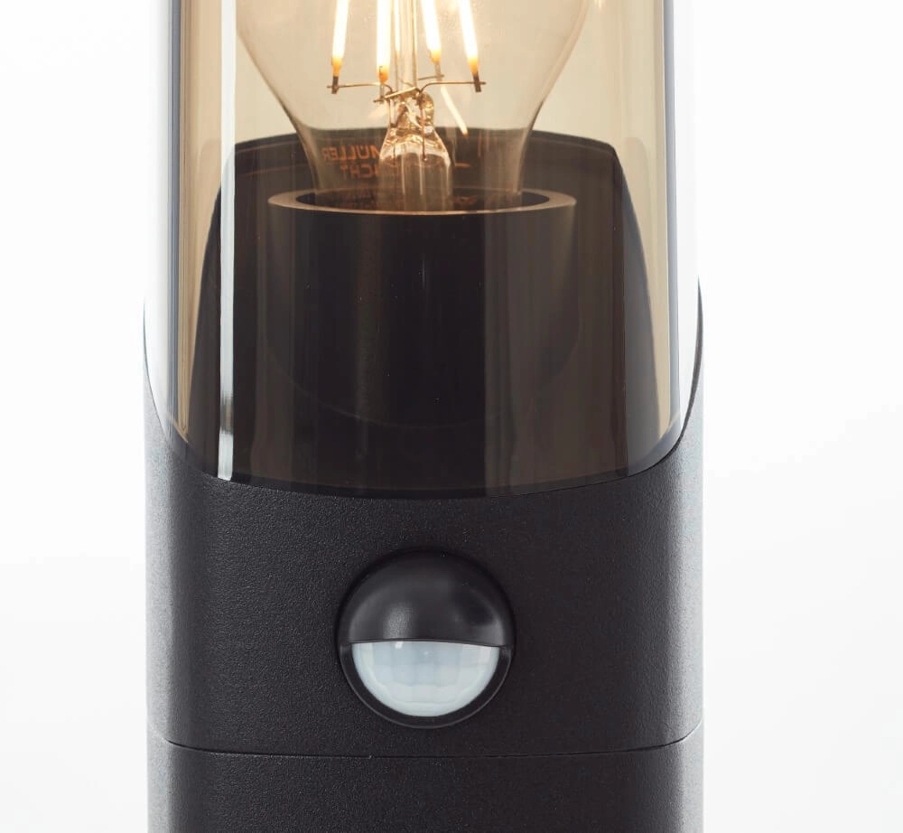 Zwarte staande lamp Minou met sensor Brilliant 4004353435768