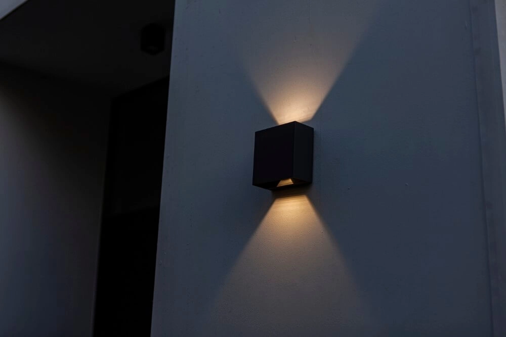 Zwarte wandlamp Gemini Beams design Lutec 6939412012117