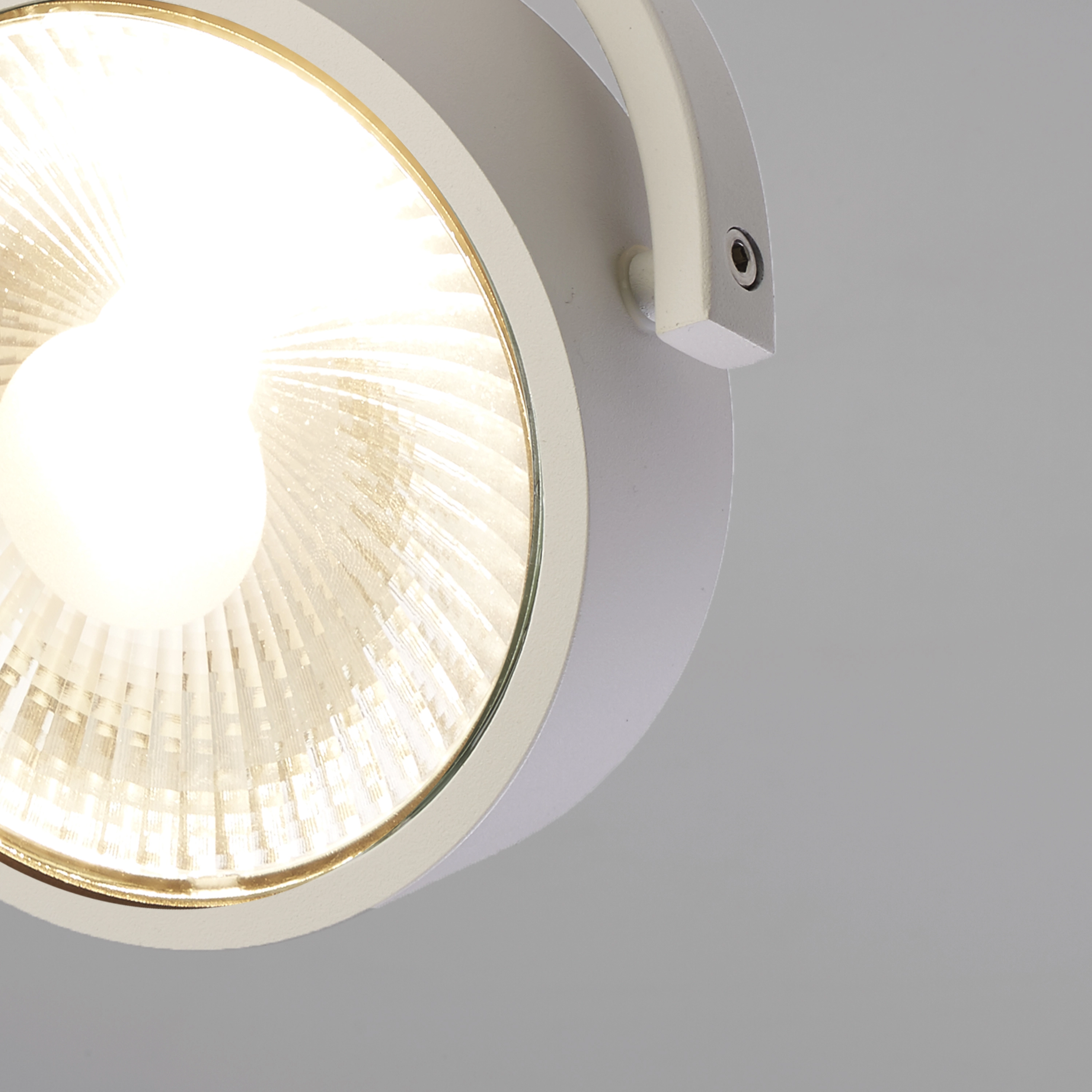 Opbouwspot Jupiter industrieel wit Lyora 5053423275789