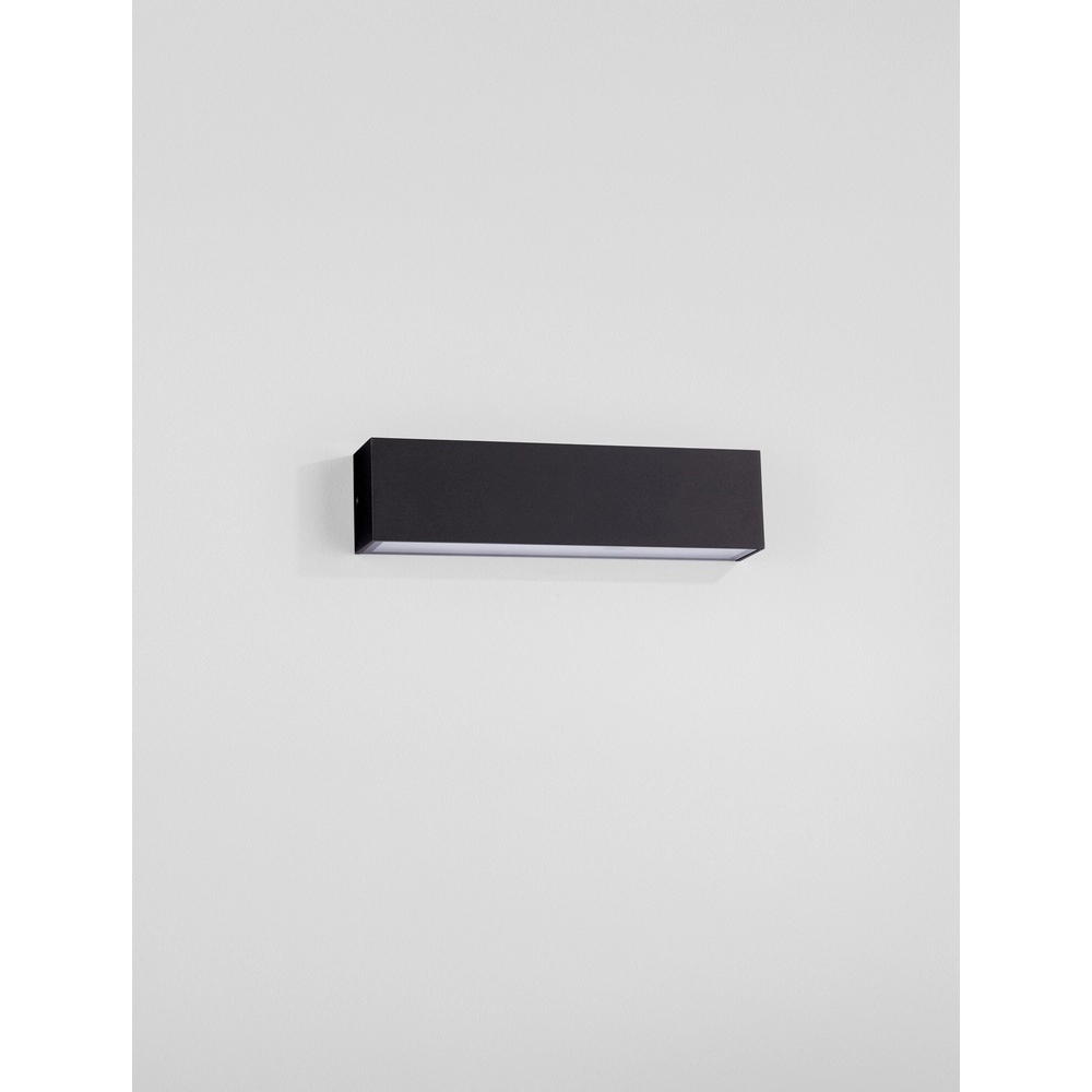 Strakke wandlamp Allure zwart 26cm Lyora 5212017479082