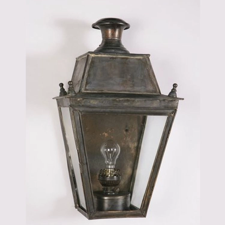Landelijk buitenlamp Balmoral Flush handgemaakt - antiek koper (ANT) Limehouse 8716803506527