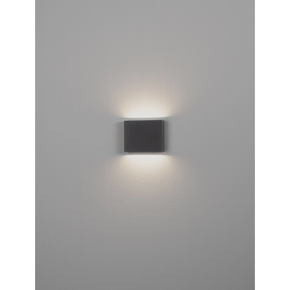 Strakke wandspot Tick up en downlighter zwart Lyora 5212017453631