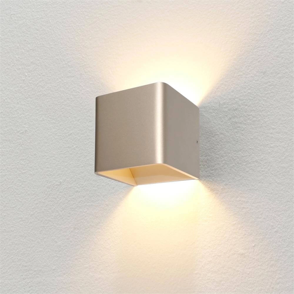 Vierkante wandlamp Fulda champagne Vierkante wandlamp Fulda champagne