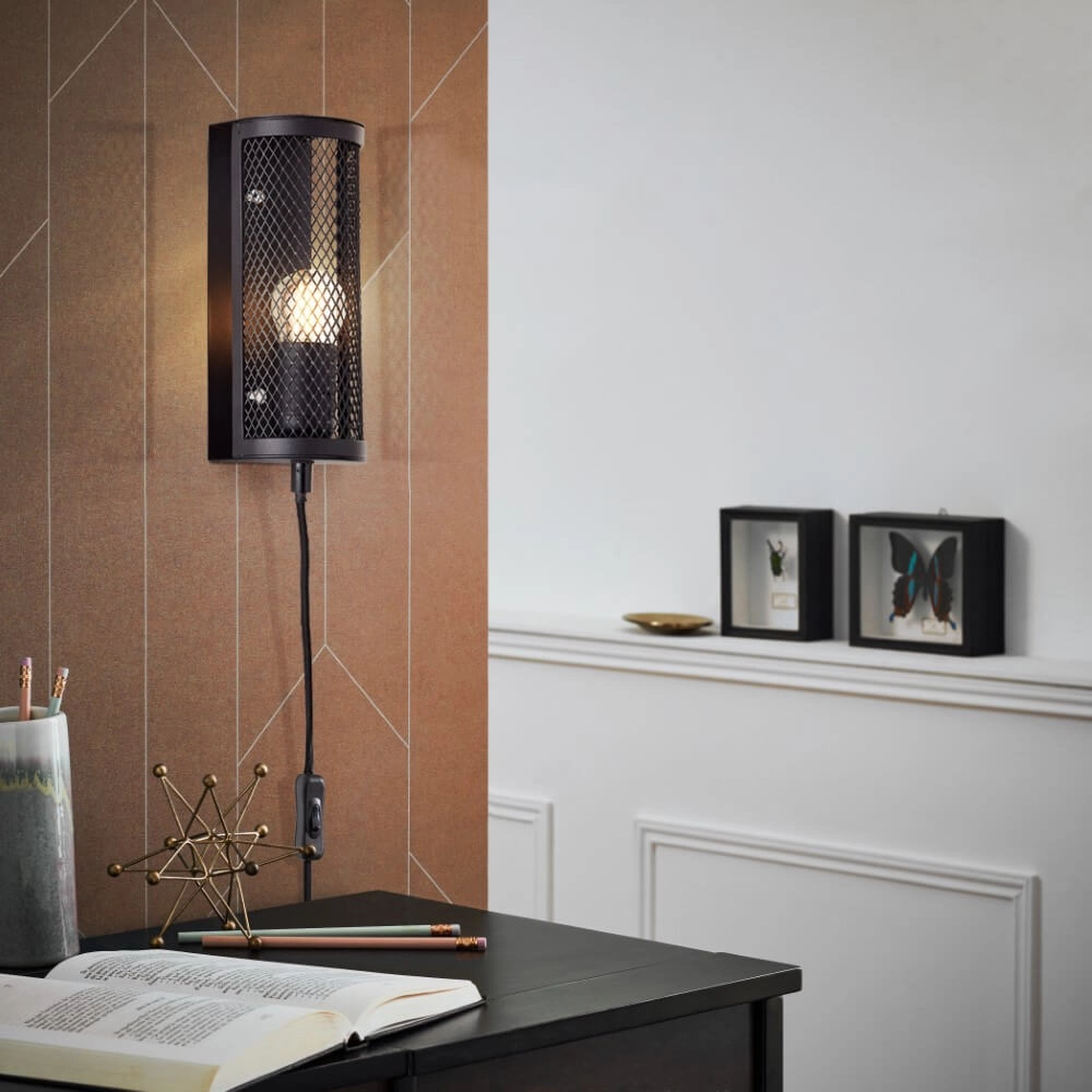 Zwarte Wandlamp Maze met gaas Brilliant 4004353409486